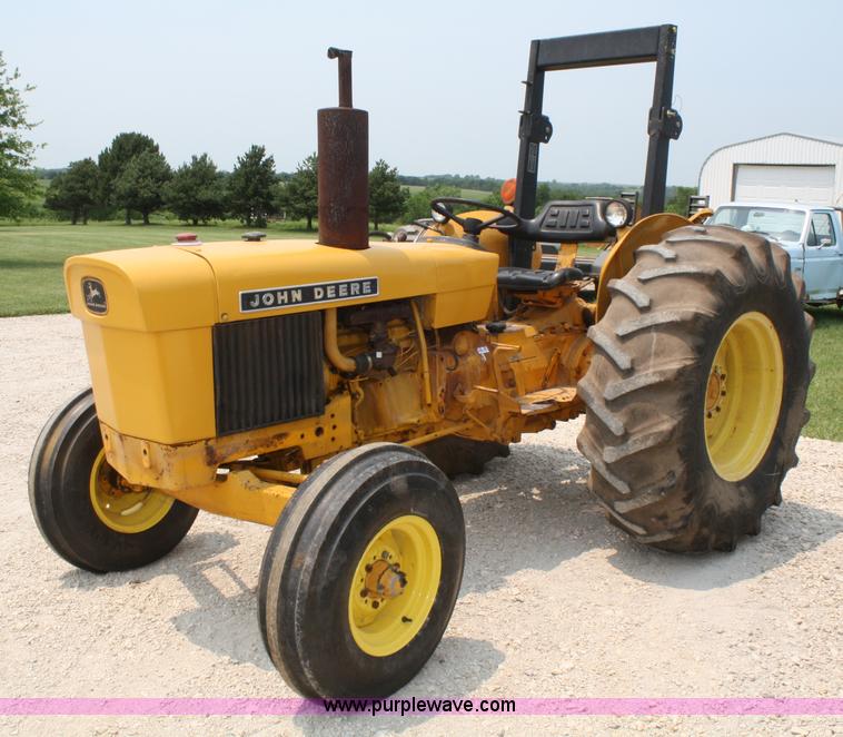 image for item 4760 1971 John Deere 300 tractor