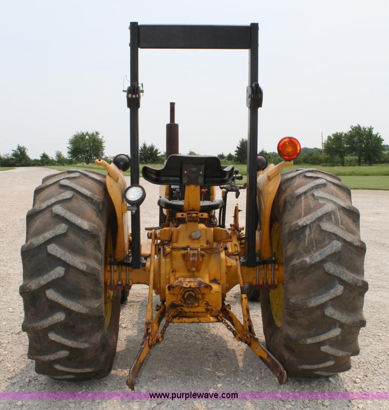 image for item 4760 1971 John Deere 300 tractor