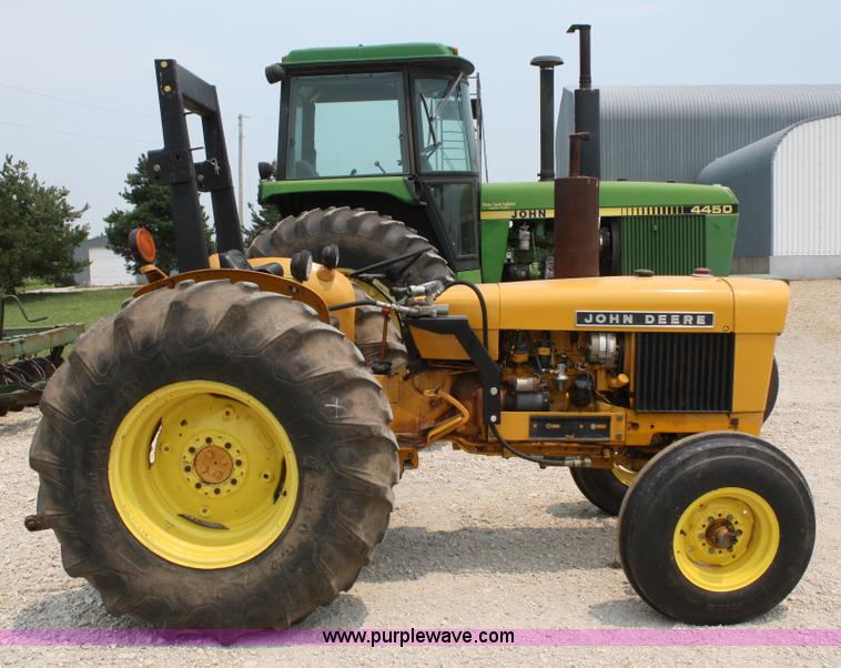 image for item 4760 1971 John Deere 300 tractor