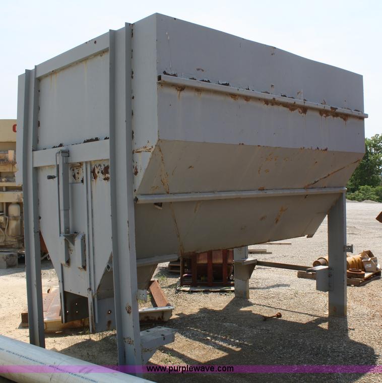 image for item 4761 Open hopper