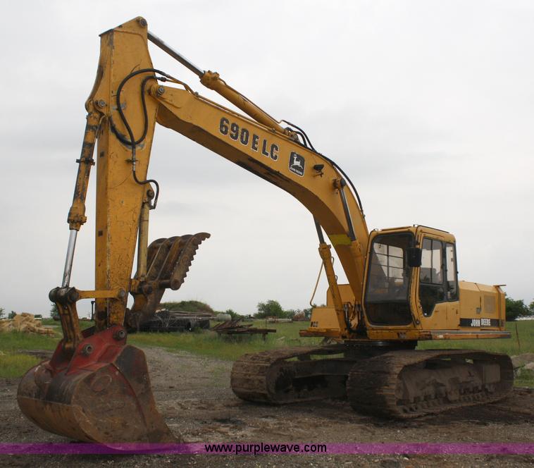 image for item 5074 1997 John Deere 690E LC excavator