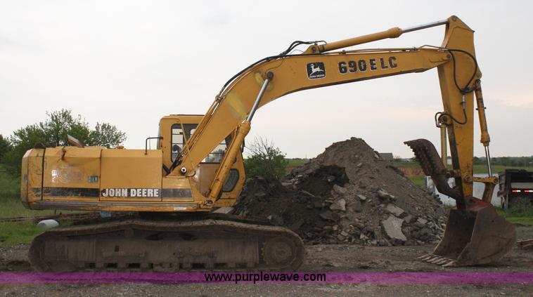 image for item 5074 1997 John Deere 690E LC excavator