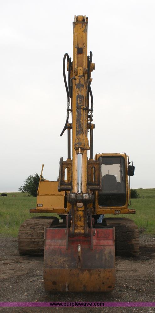 image for item 5074 1997 John Deere 690E LC excavator