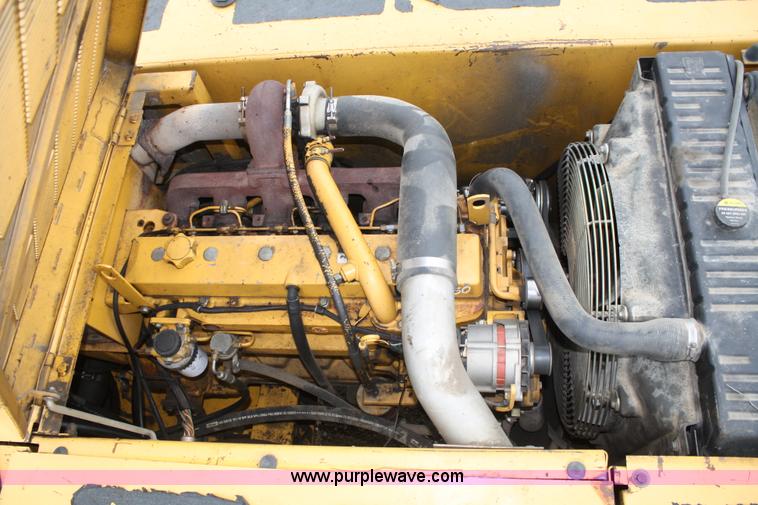 image for item 5074 1997 John Deere 690E LC excavator