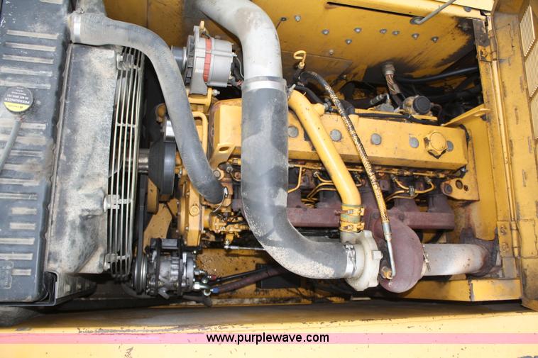 image for item 5074 1997 John Deere 690E LC excavator