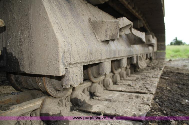 image for item 5074 1997 John Deere 690E LC excavator