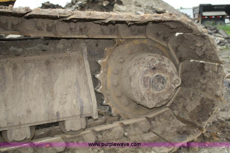 image for item 5074 1997 John Deere 690E LC excavator