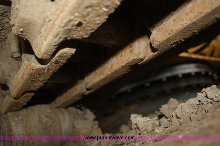 image for item 5074 1997 John Deere 690E LC excavator