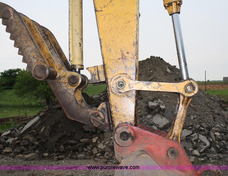 image for item 5074 1997 John Deere 690E LC excavator