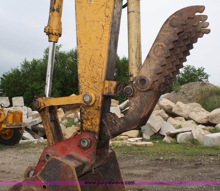 image for item 5074 1997 John Deere 690E LC excavator