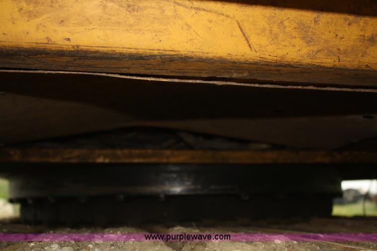 image for item 5074 1997 John Deere 690E LC excavator