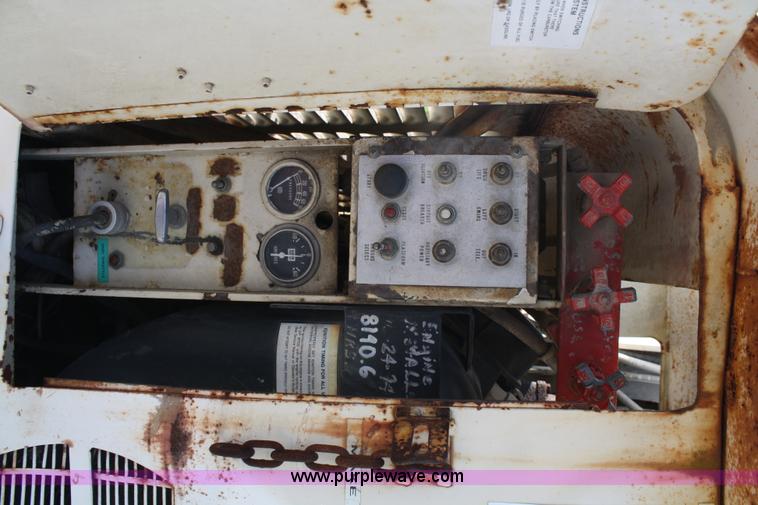 image for item 5081 1984 JLG 60G boom lift