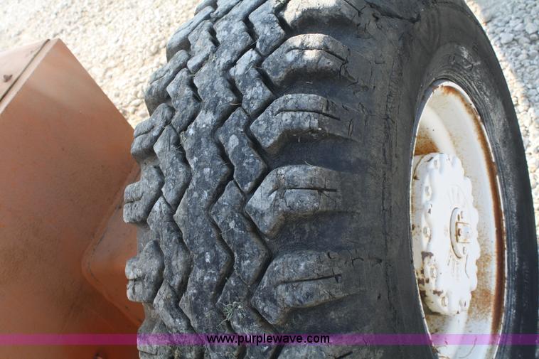 image for item 5081 1984 JLG 60G boom lift