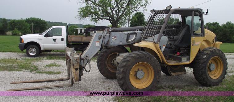 image for item 5560 1999 New Holland LM640 telehandler