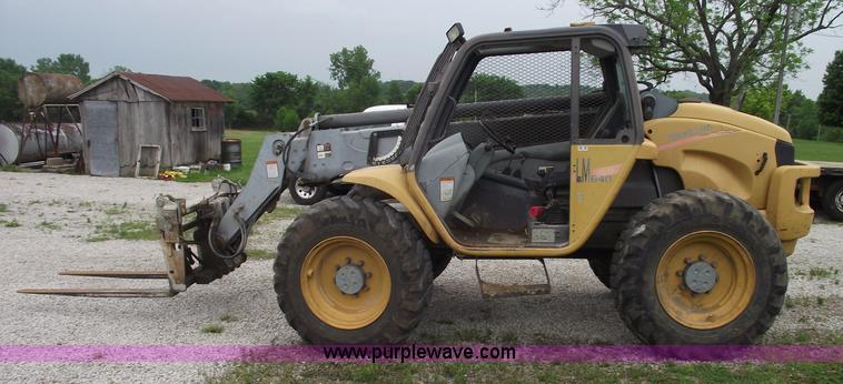 image for item 5560 1999 New Holland LM640 telehandler