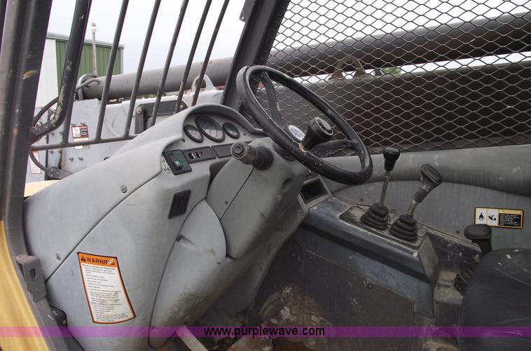 image for item 5560 1999 New Holland LM640 telehandler