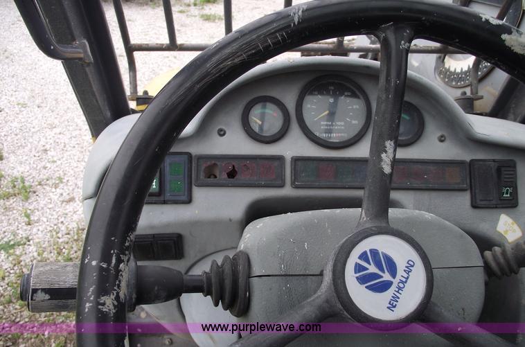 image for item 5560 1999 New Holland LM640 telehandler