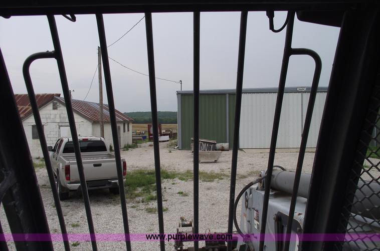 image for item 5560 1999 New Holland LM640 telehandler