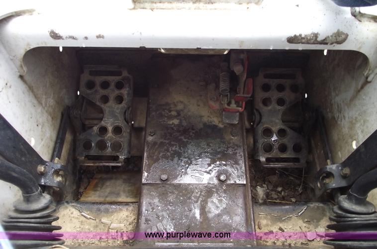 image for item 5576 1998 Bobcat 773 skid steer