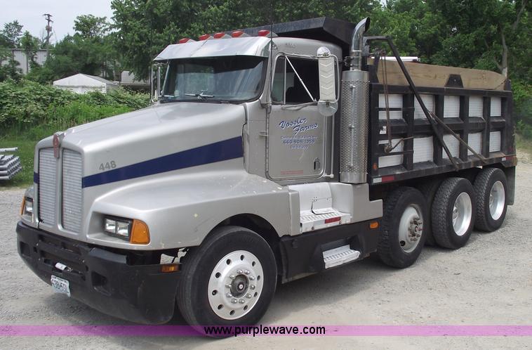 image for item 5599 1992 Kenworth T600 triple axle dump truck