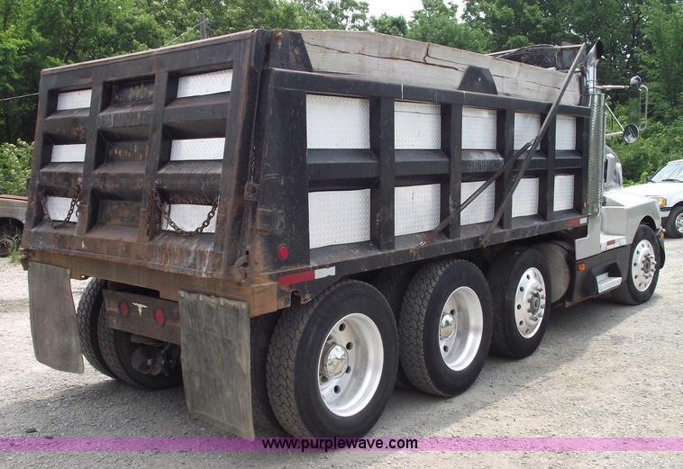 image for item 5599 1992 Kenworth T600 triple axle dump truck
