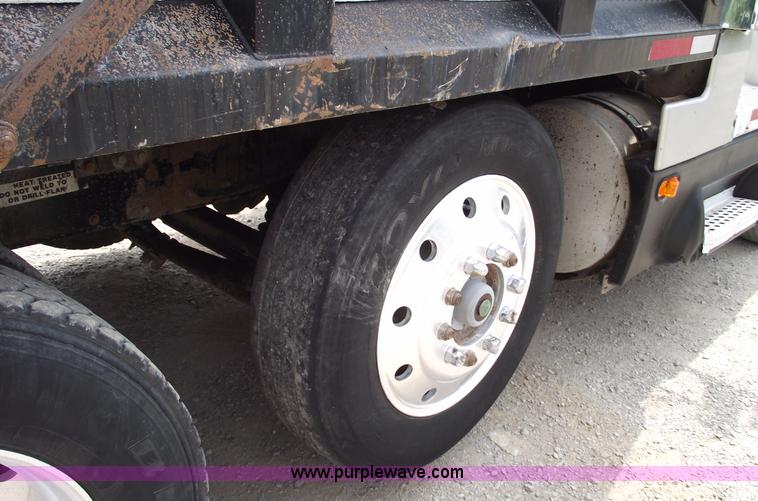 image for item 5599 1992 Kenworth T600 triple axle dump truck