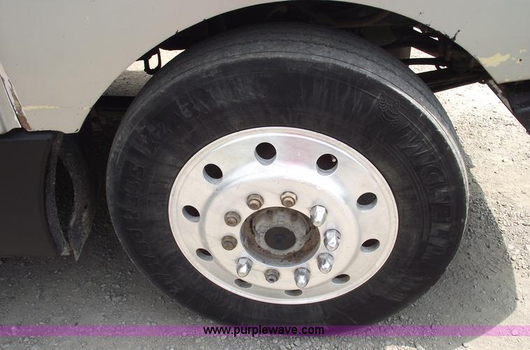 image for item 5599 1992 Kenworth T600 triple axle dump truck