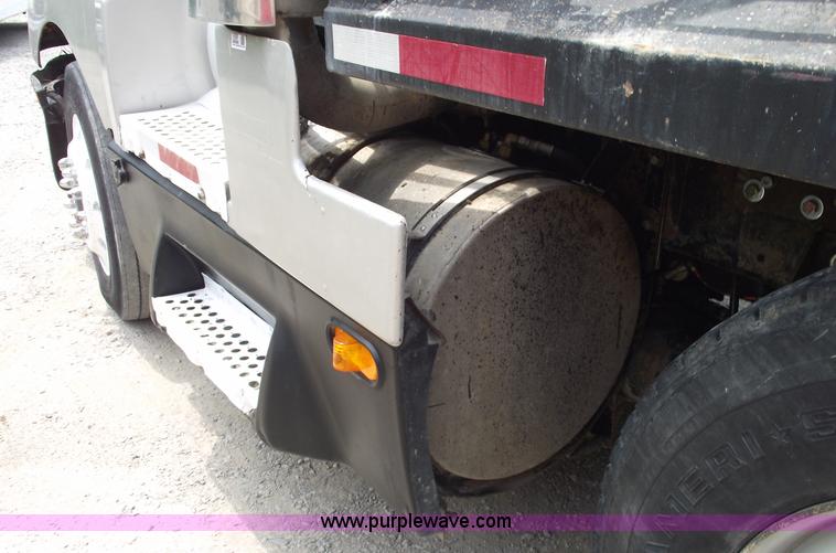 image for item 5599 1992 Kenworth T600 triple axle dump truck