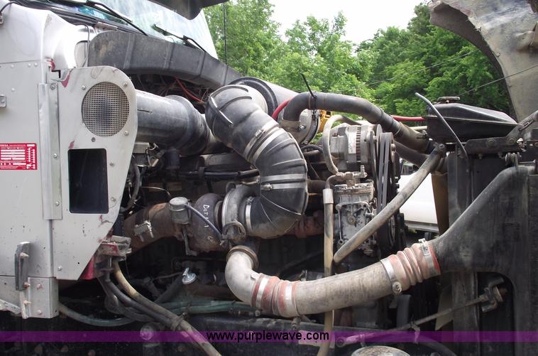 image for item 5599 1992 Kenworth T600 triple axle dump truck