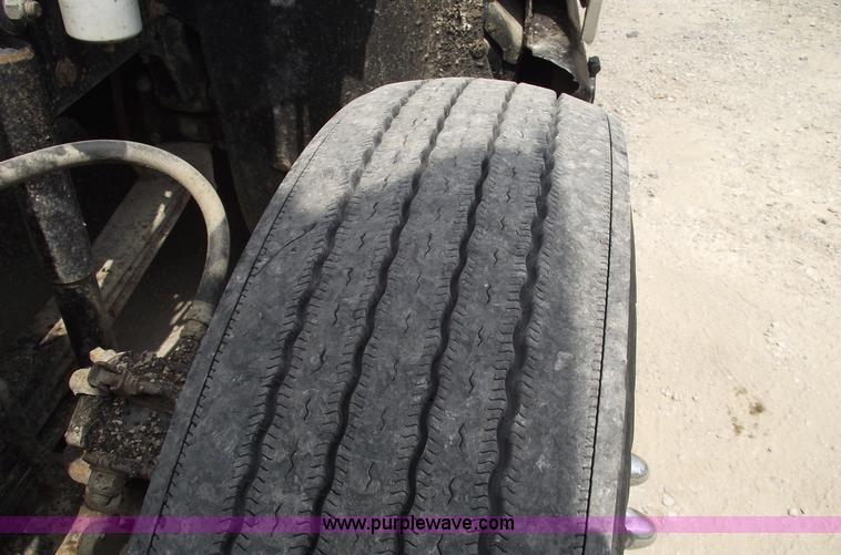 image for item 5599 1992 Kenworth T600 triple axle dump truck