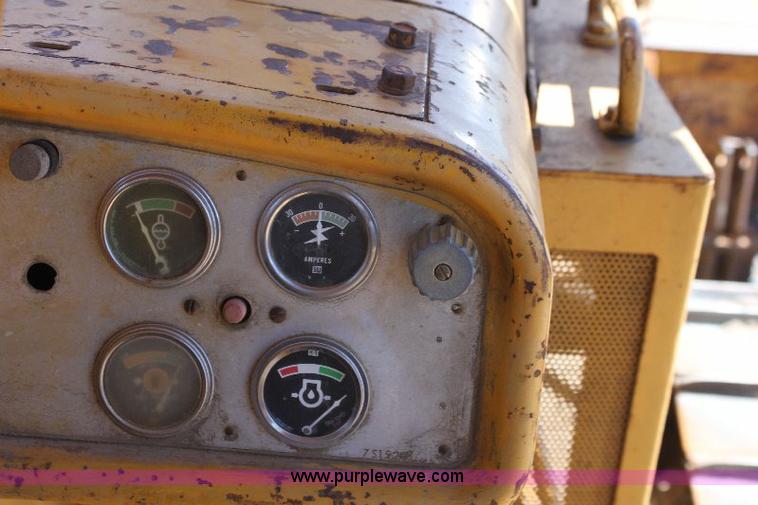 image for item 6085 1976 Caterpillar D5 dozer