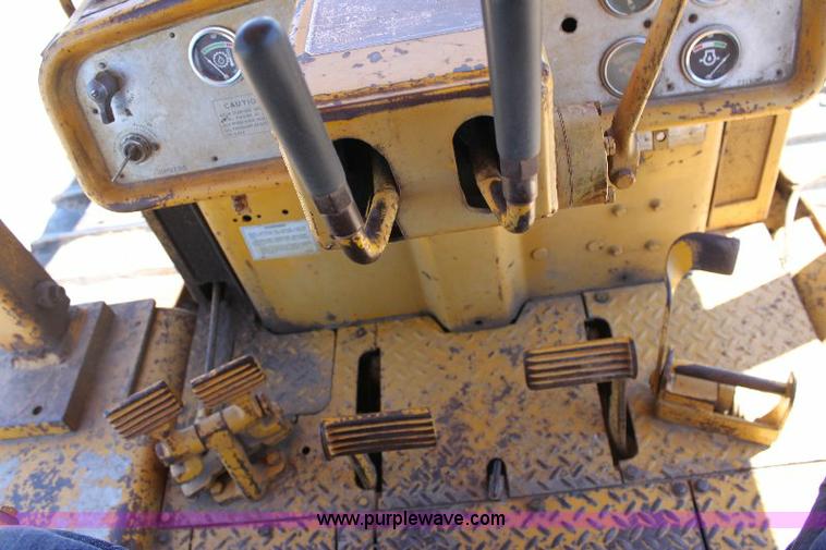 image for item 6085 1976 Caterpillar D5 dozer