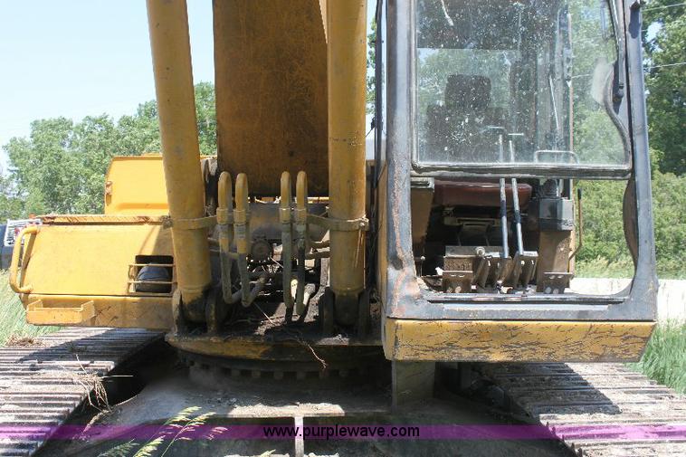 image for item 6274 1990 Caterpillar EL200B excavator