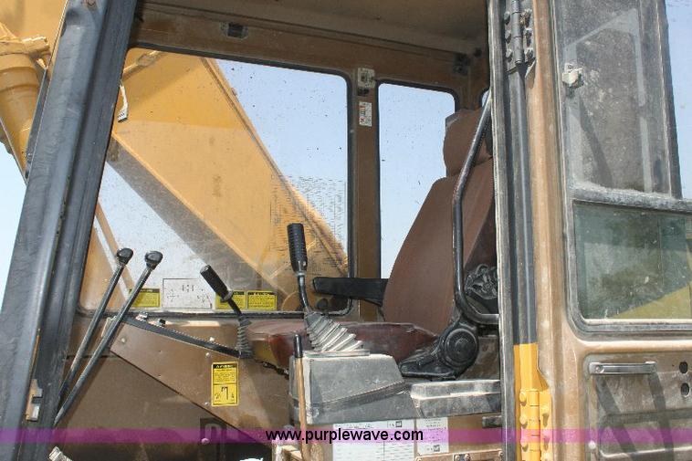 image for item 6274 1990 Caterpillar EL200B excavator