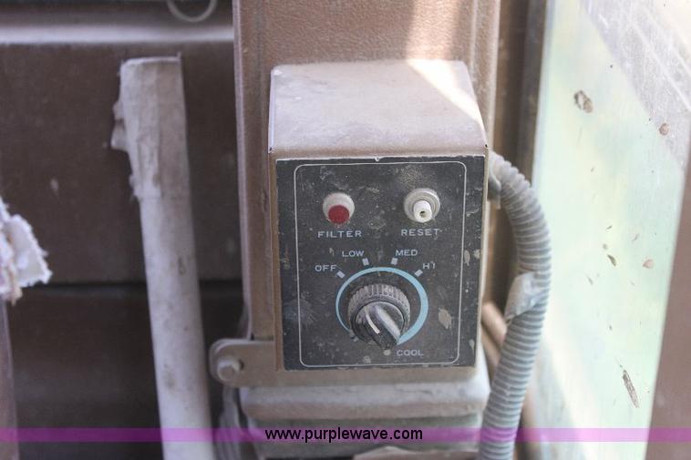 image for item 6274 1990 Caterpillar EL200B excavator