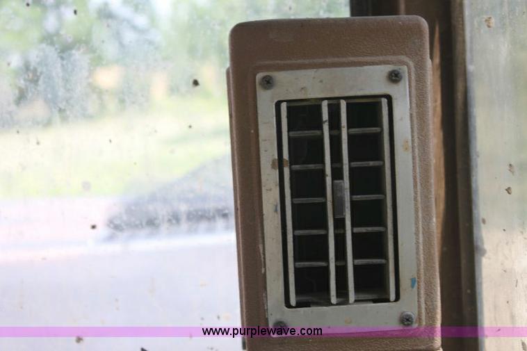 image for item 6274 1990 Caterpillar EL200B excavator