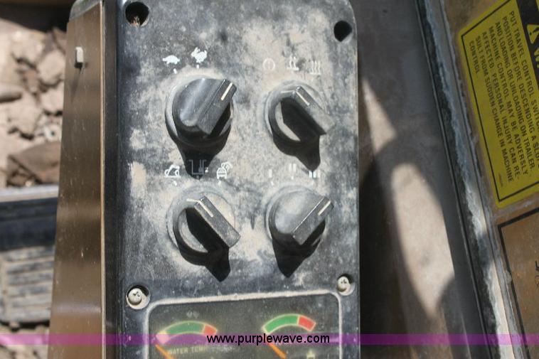 image for item 6274 1990 Caterpillar EL200B excavator