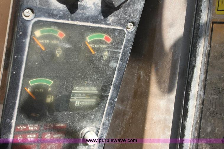 image for item 6274 1990 Caterpillar EL200B excavator