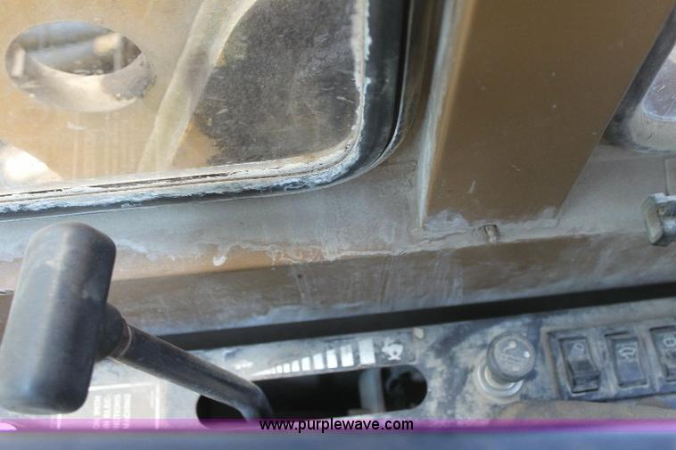 image for item 6274 1990 Caterpillar EL200B excavator