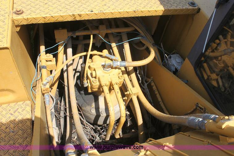 image for item 6274 1990 Caterpillar EL200B excavator