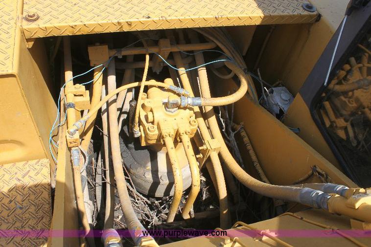 image for item 6274 1990 Caterpillar EL200B excavator