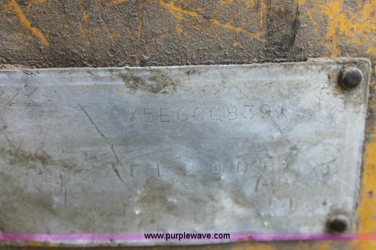 image for item 6274 1990 Caterpillar EL200B excavator