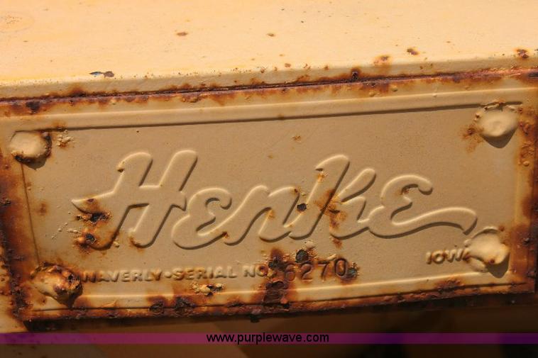 image for item 6275 Henke 10'10" V-plow