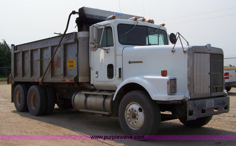 image for item 7318 1993 International F9370 dump truck