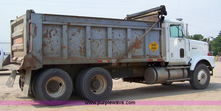 image for item 7318 1993 International F9370 dump truck