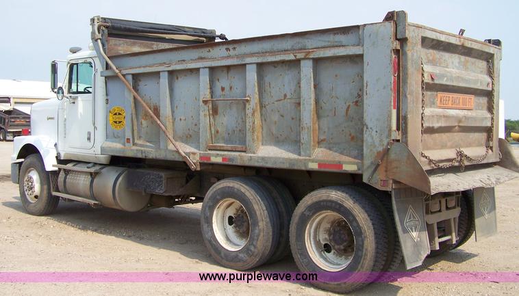 image for item 7318 1993 International F9370 dump truck