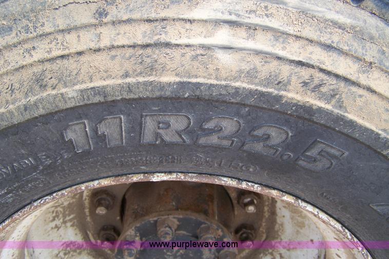 image for item 7318 1993 International F9370 dump truck