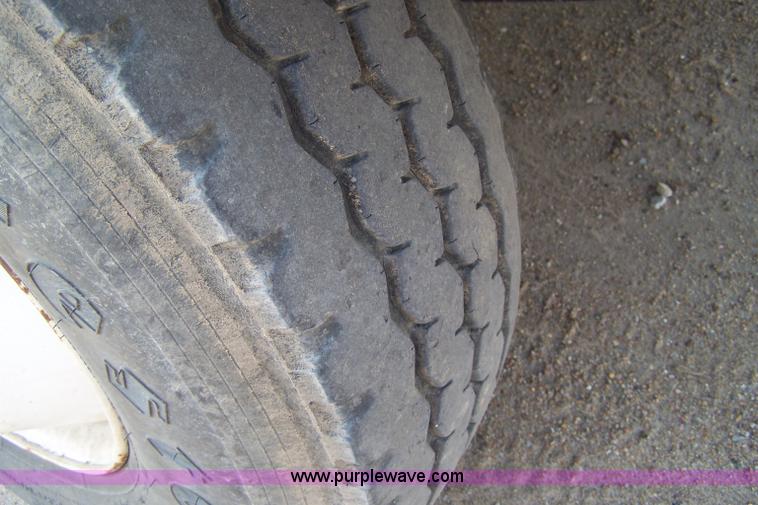 image for item 7318 1993 International F9370 dump truck