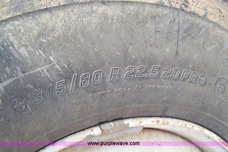 image for item 7318 1993 International F9370 dump truck