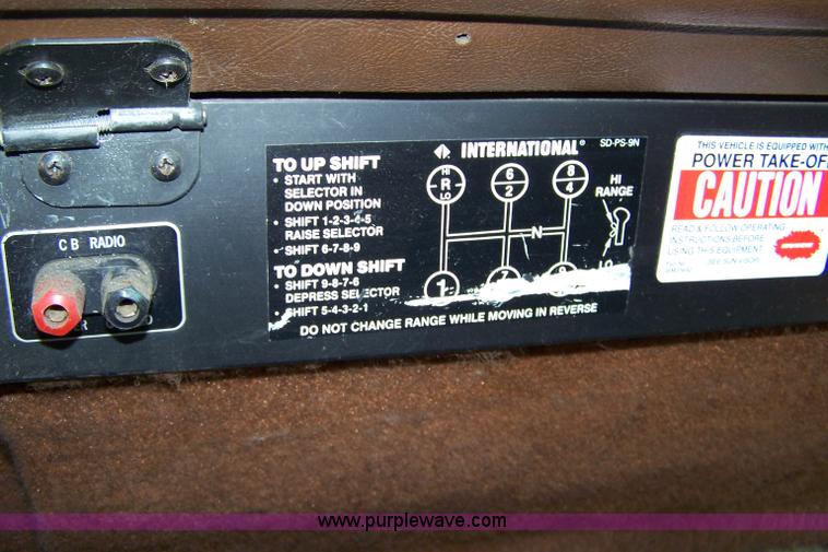 image for item 7318 1993 International F9370 dump truck